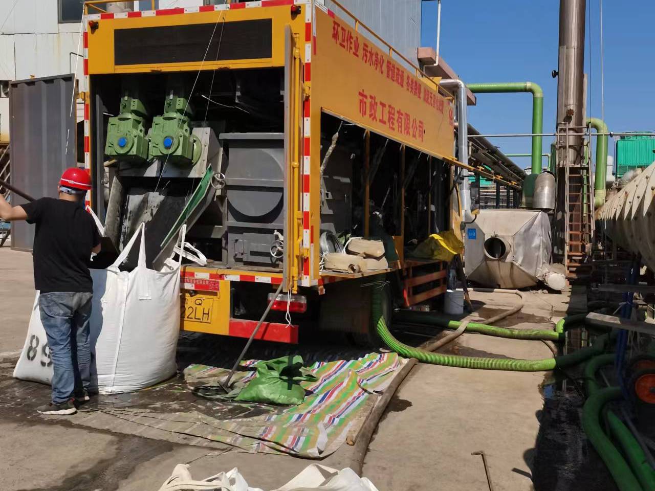 兴和淤泥压干处理